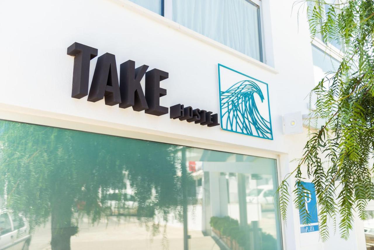 קוניל דה לה פרונטרה Take Surf Hostel Conil מראה חיצוני תמונה