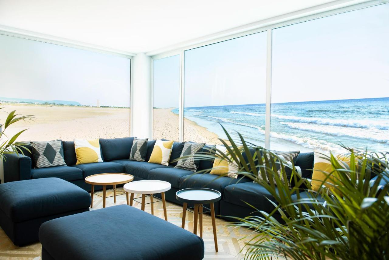 קוניל דה לה פרונטרה Take Surf Hostel Conil מראה חיצוני תמונה